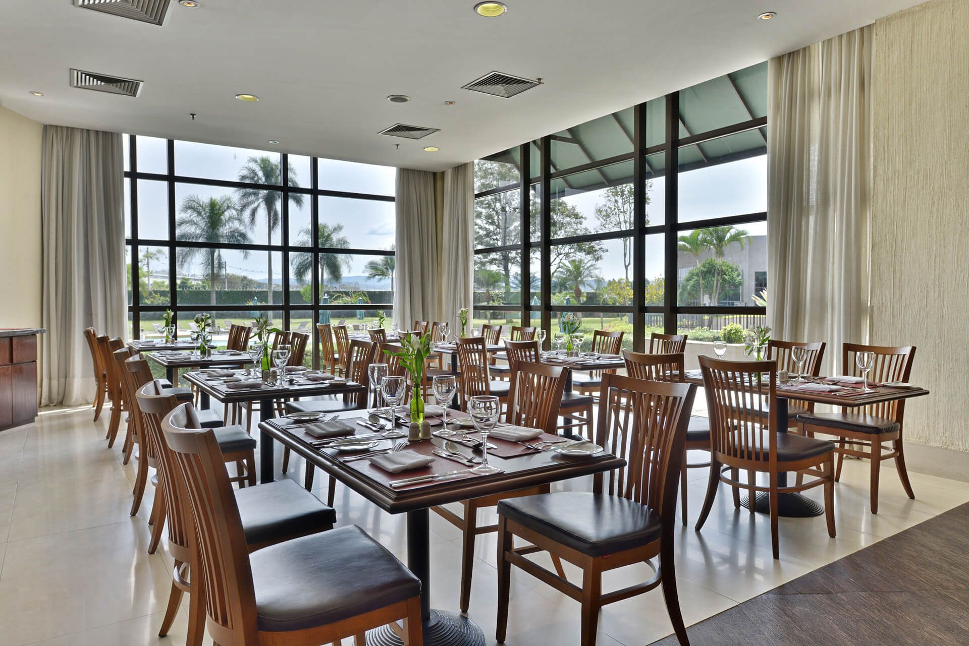 Restaurante Café Deville - Marriott São Paulo Airport