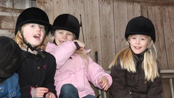 Kinderfeestjes met pony's  op de EEPM manege in Eindhoven