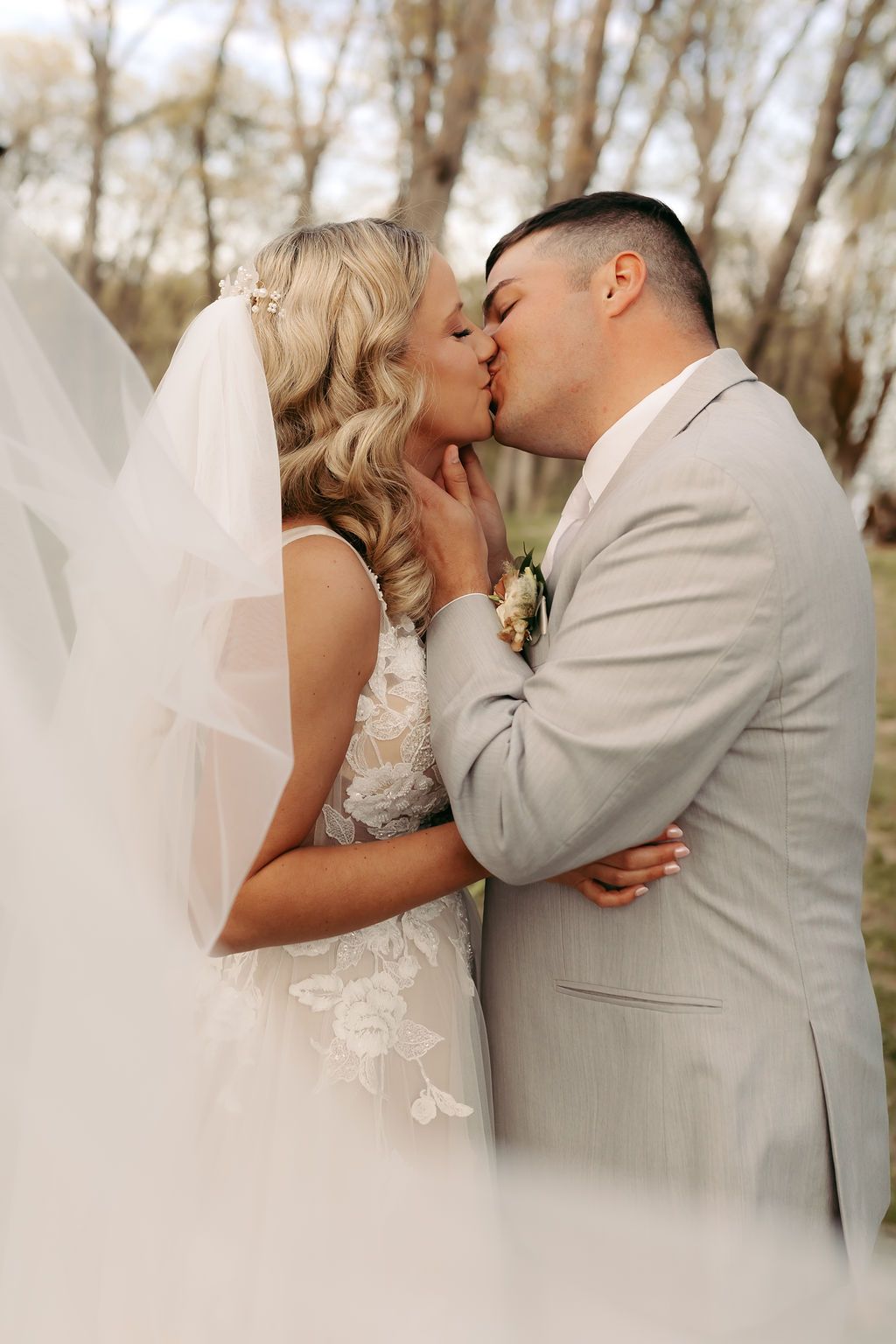 Looking For Help to Throw a Wedding, Party, or Special Occasion in Mid-Mo? Choose the Champagne Barn