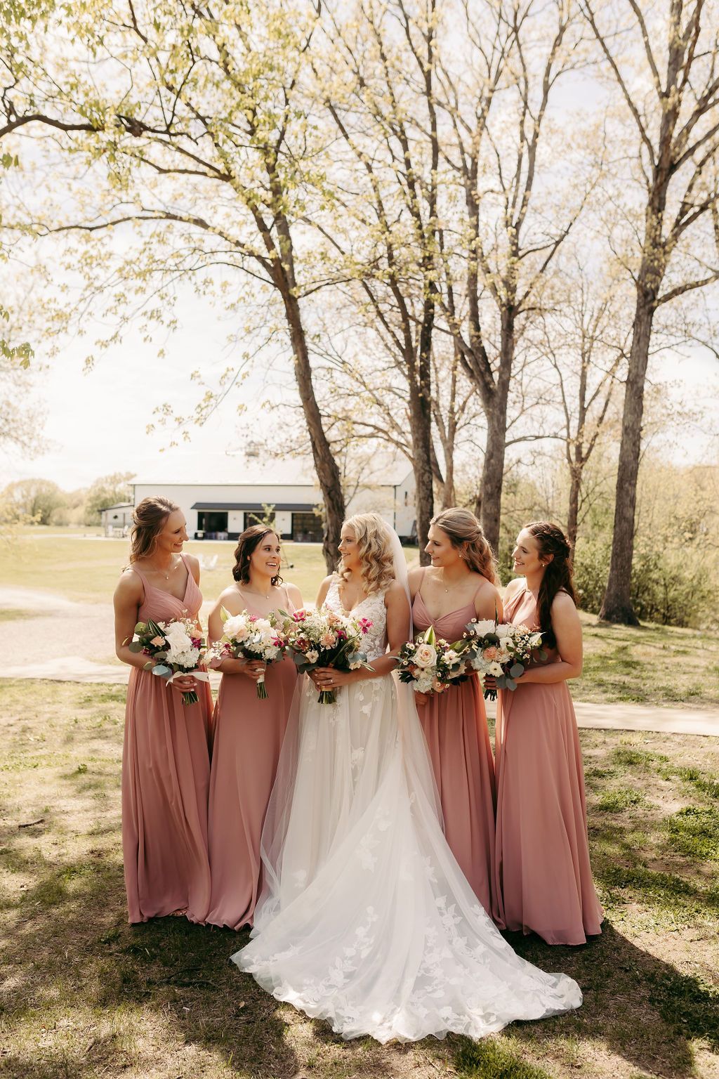 Need Help Organizing a Wedding, Party, or Special Occasion in Mid-Mo? Call the Champagne Barn