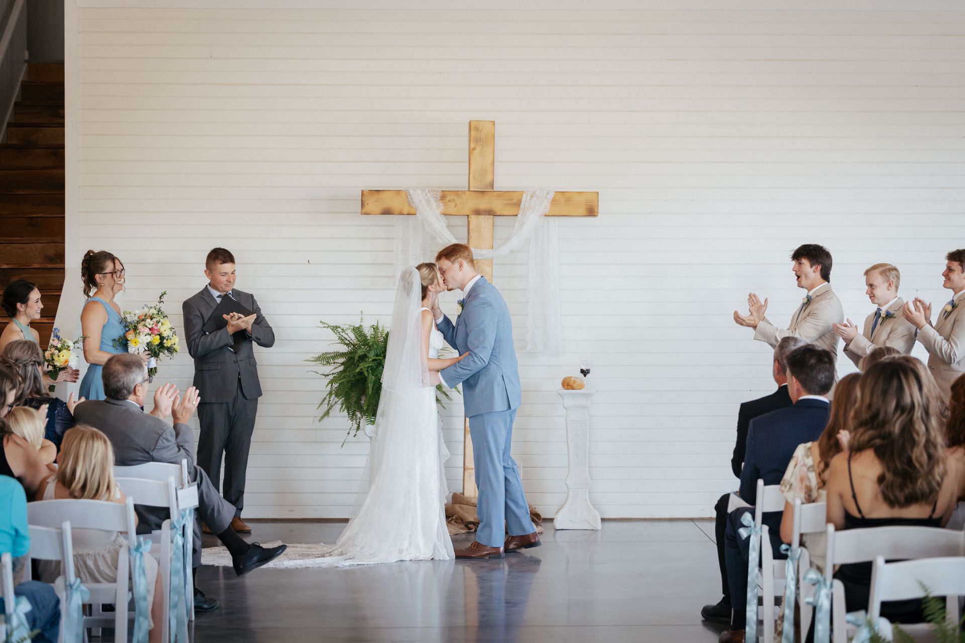 Have a Magical Wedding at the Champagne Barn. We Are Mid-Missouri’s Best Wedding Venue.