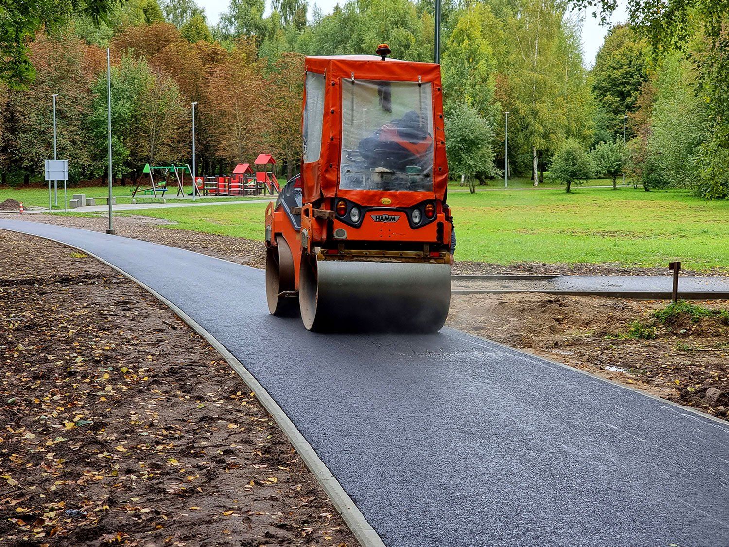 kelių, šaligatvių tiesimas