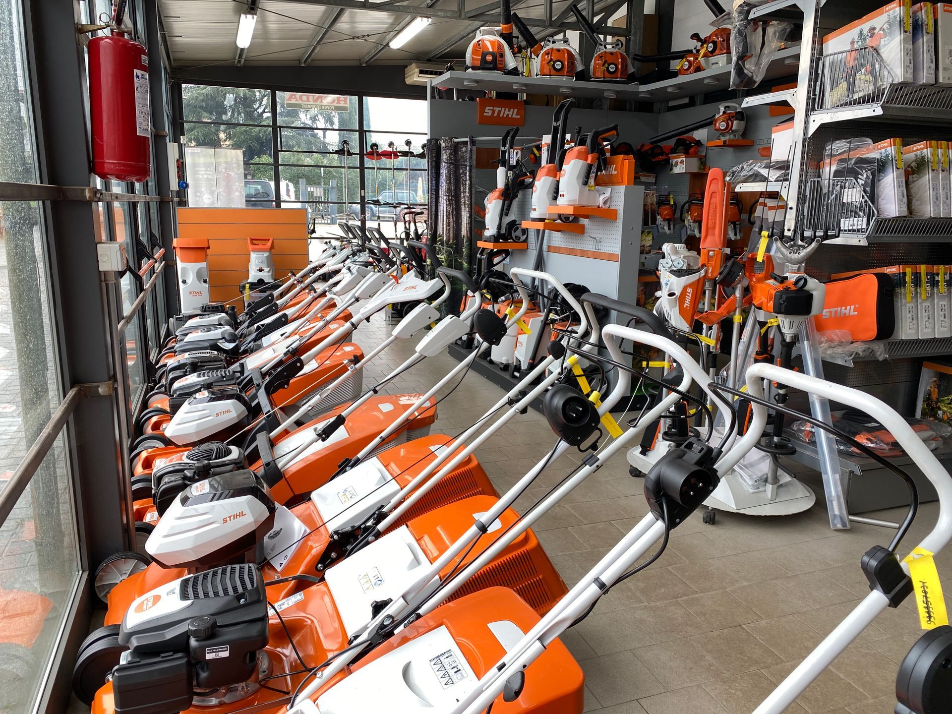 motoseghe-arancioni-02