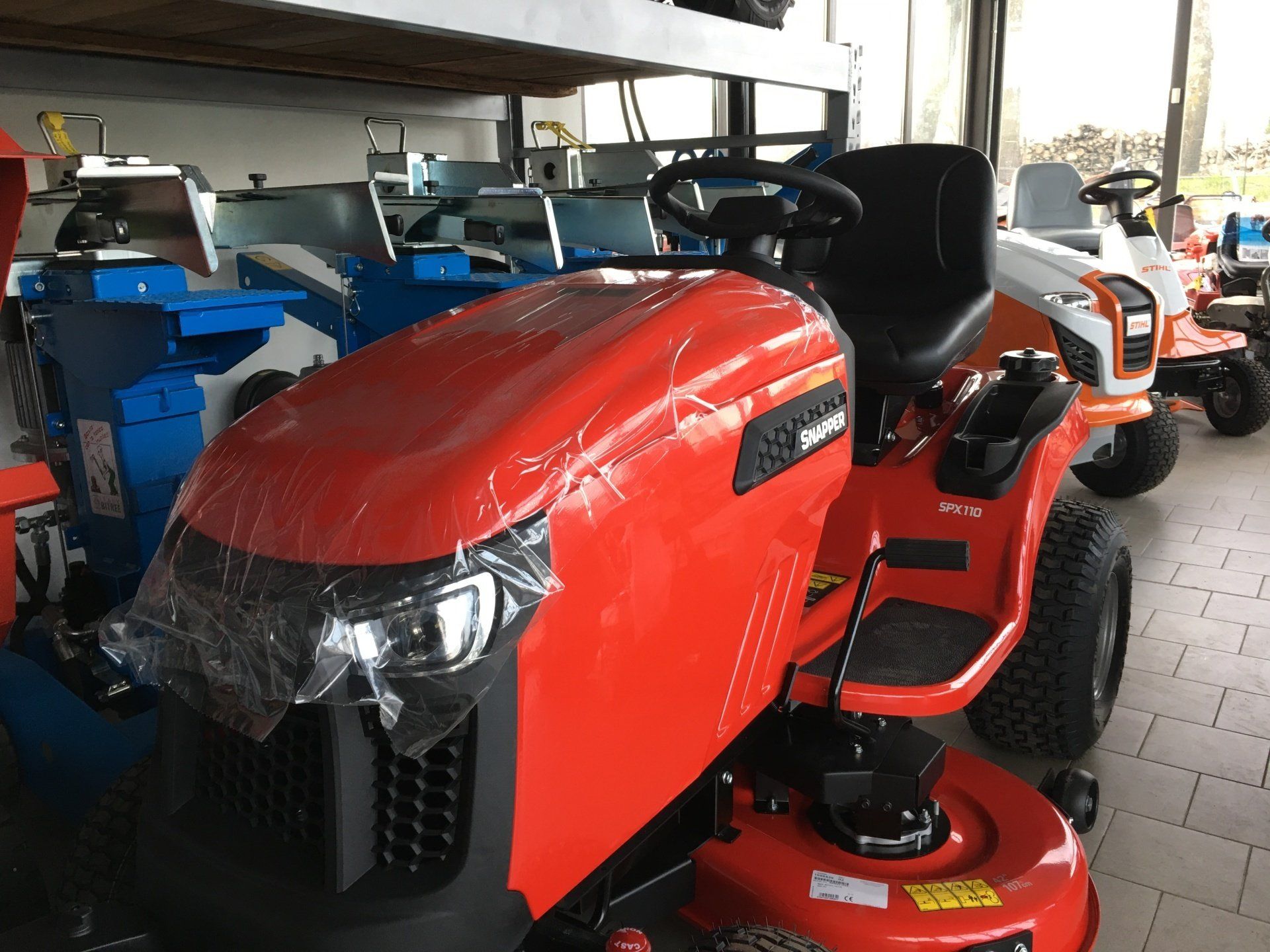 macchinario-rosso-08