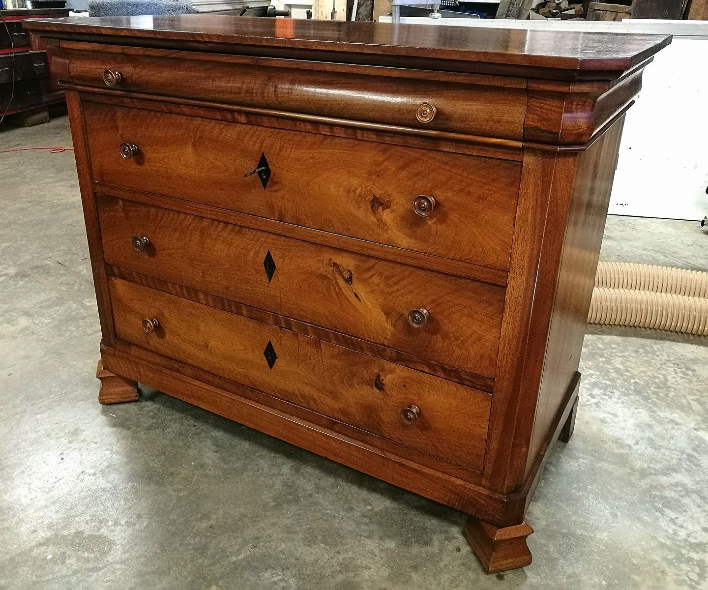 comò antico restaurato