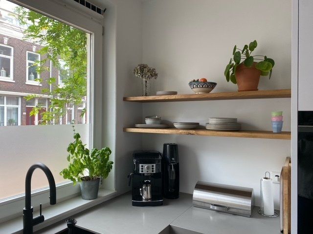 Massief eiken wandplanken in de keuken.