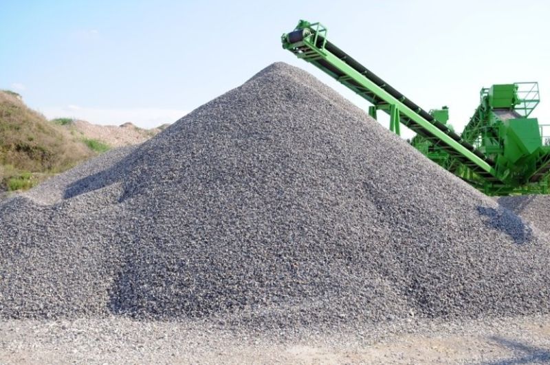 cumulo di ghiaia per l'edilizia