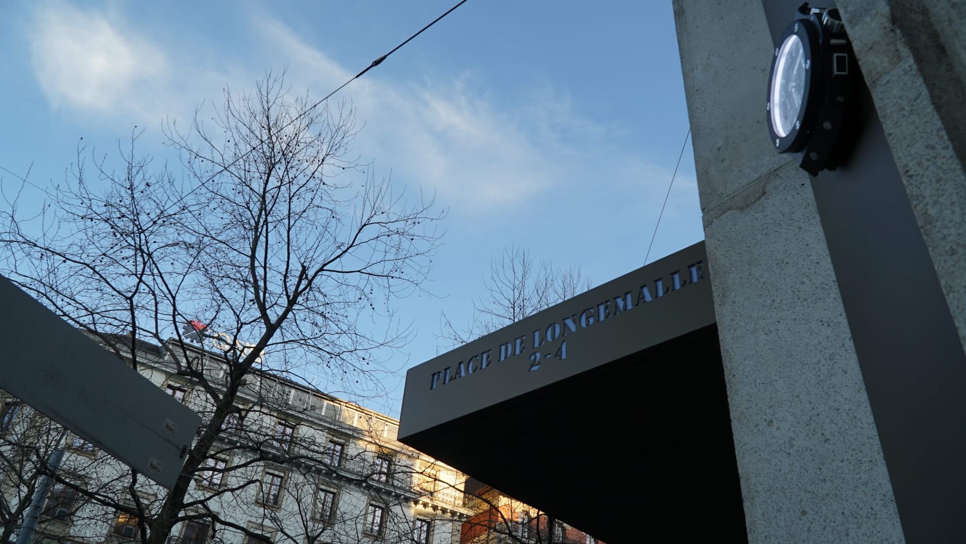 Logo et nom d'entreprise métallique