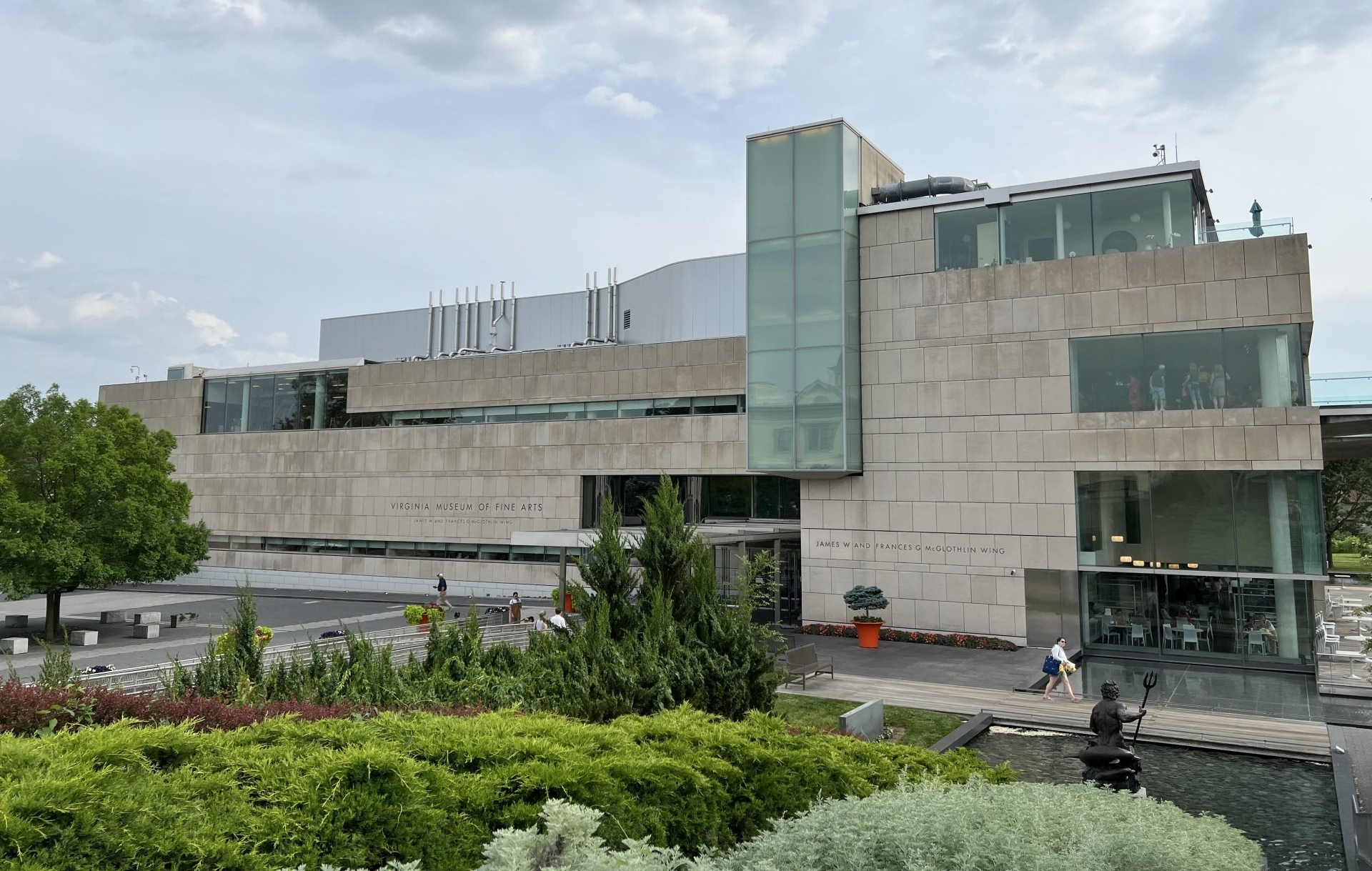 A photo of the outside of the Virginia Museum of Art. Taken by RETEX's Katelyn Lewis.