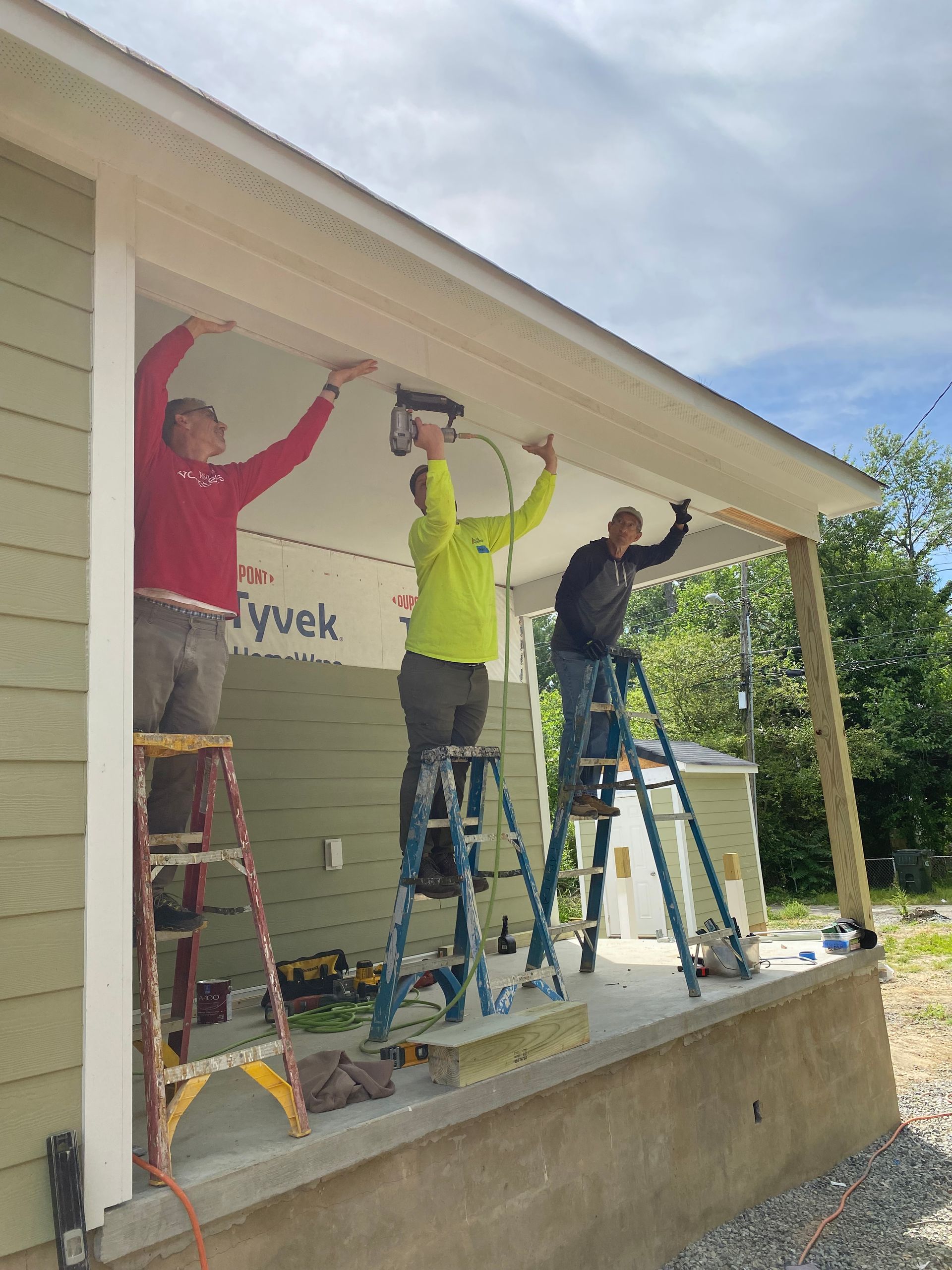 Image of RETEX’s Mark Erickson volunteering with Richmond Habitat for Humanity in May 2023.