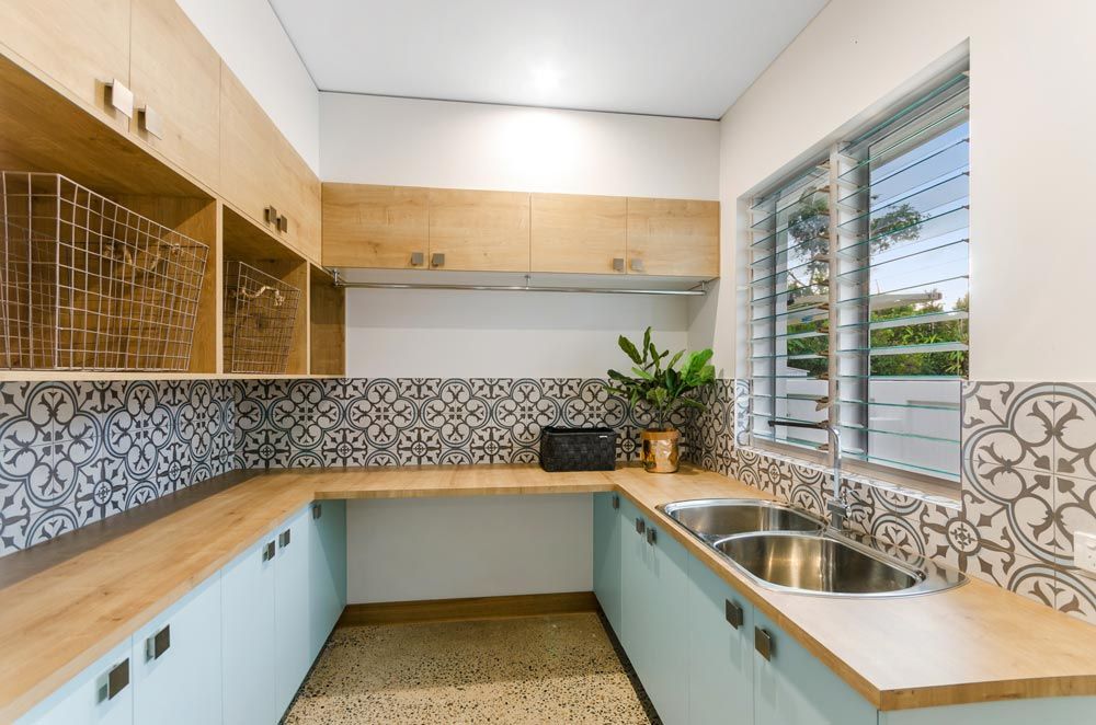 Pallarenda Beach House Modern Kitchen — Award-Winning Builders in Townsville, QLD