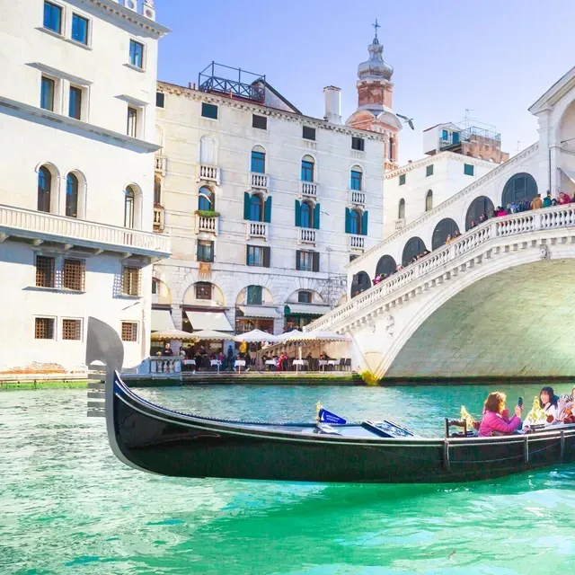 The historic Bridge of Sighs: hear the legends and history from an expert local guide, Ale Fragalla.