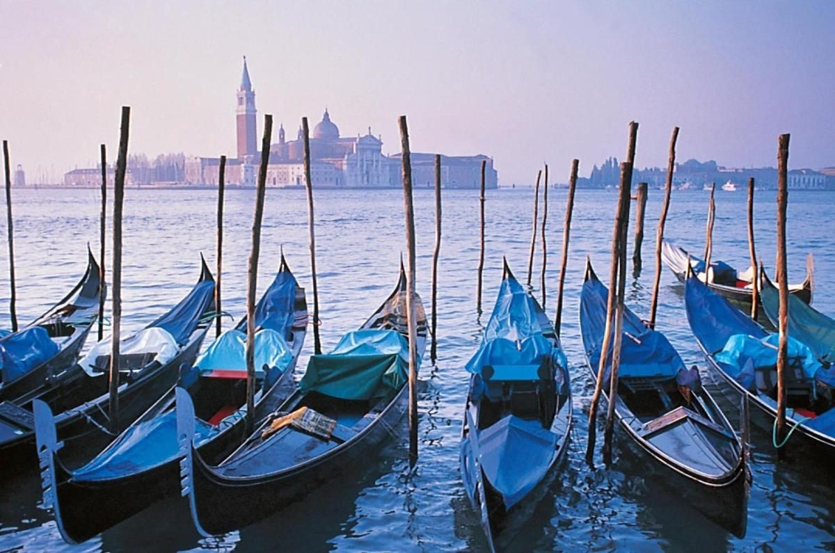 Gondola Ride through Inner Canals