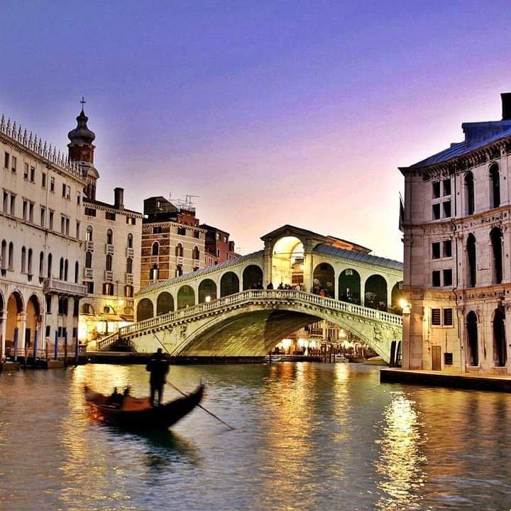 Ale Fragalla, Venice Tour Guide