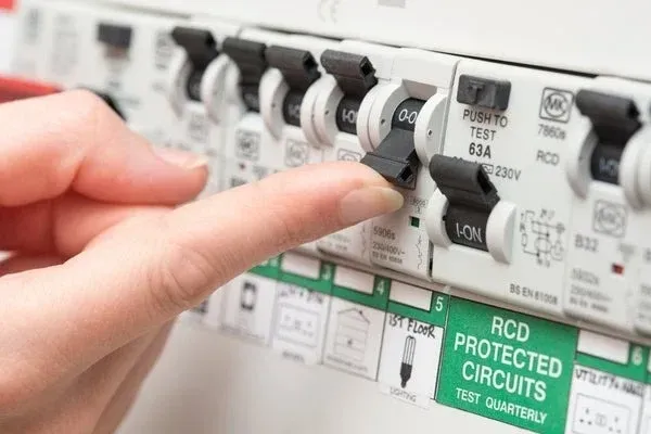 Faulty Circuit Breaker Symptoms