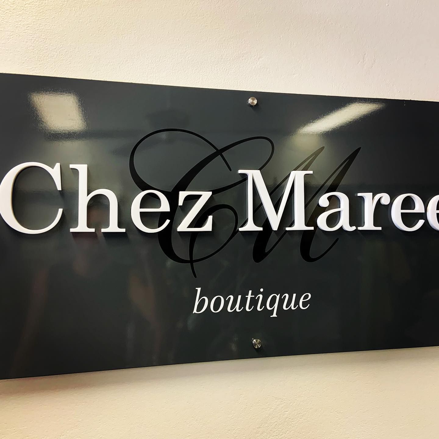 A Sign That Says Chez Maree Boutique on It — Sign Media Solutions in Ballina, NSW