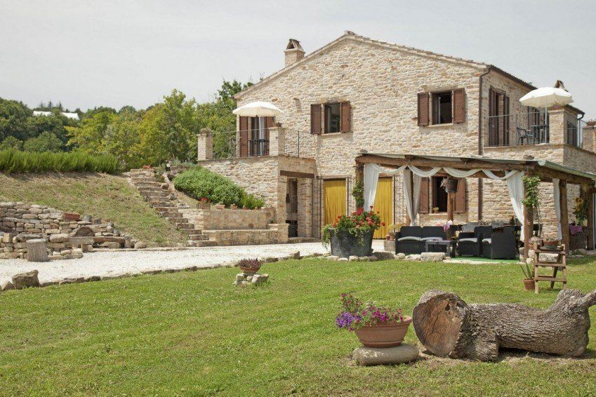 Marche holiday home rental with pool