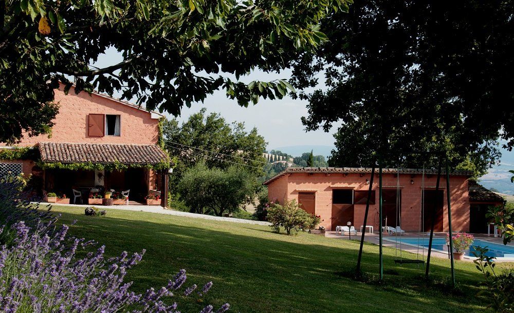 Pet friendly Italian holiday villa with pool