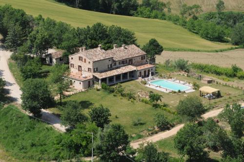 Cheap Italian farmhouse sleeps 14