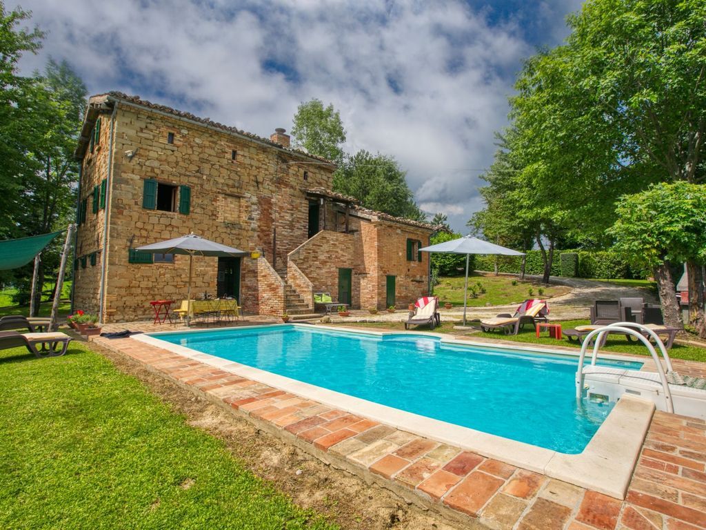 Sibillini holiday farmhouse for rent