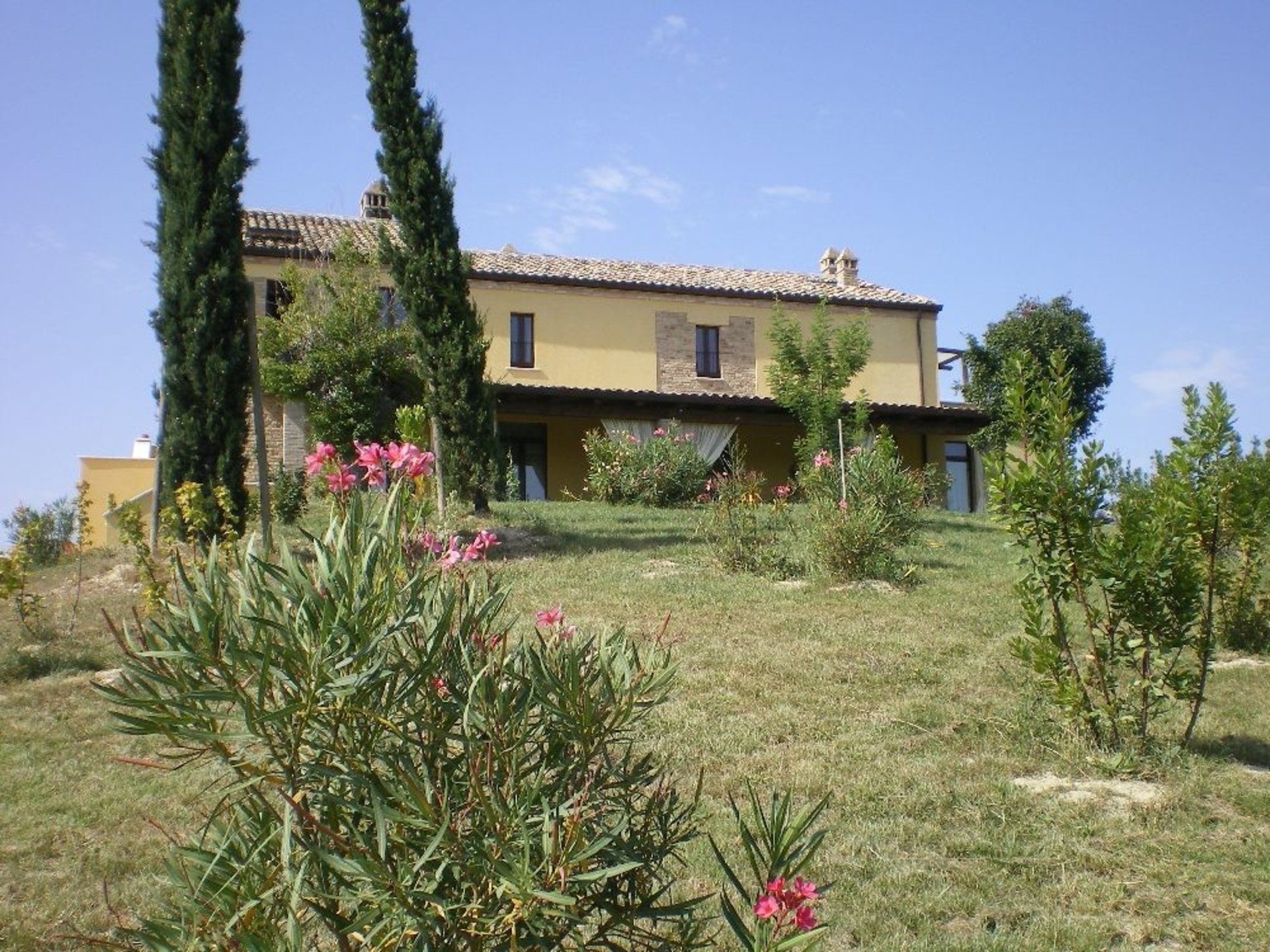 Adriatic holiday apartments for rent in Le Marche, Italy