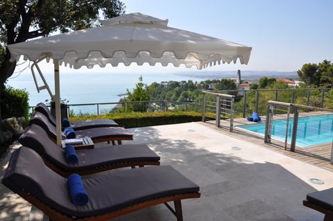 Luxury Adriatic villa sleeping 16