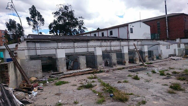 JH Company Services S.A.S. demolición excavación y compactación de recebo obra punto clínica la paz 3