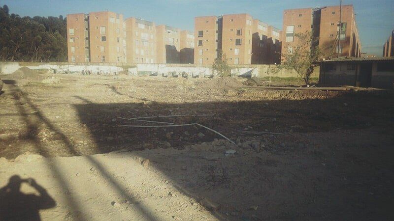 JH Company Services S.A.S. demolición excavación y compactación de recebo obra punto clínica la paz 2