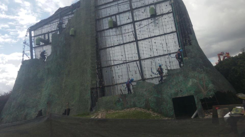 JH Company Services S.A.S. demolición mundo aventura 1