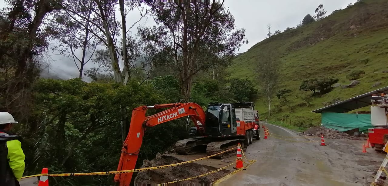 JH Company Services S.A.S. maquinaria en excavación