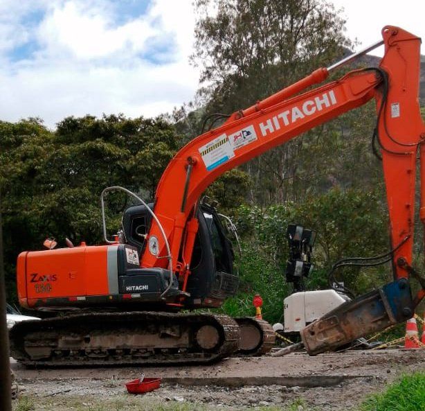JH Company Services S.A.S. retroexcavadora hitachi