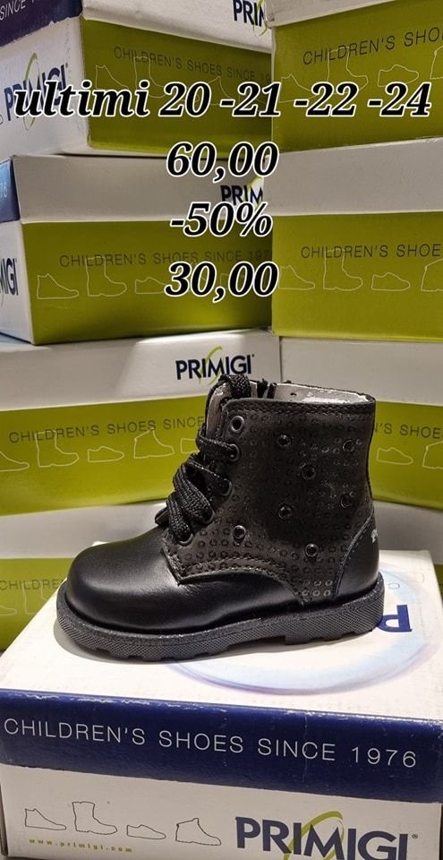 Stivale Primigi nero per bambini in scatola, taglie 20-24, originariamente 60,00, ora 30,00.
