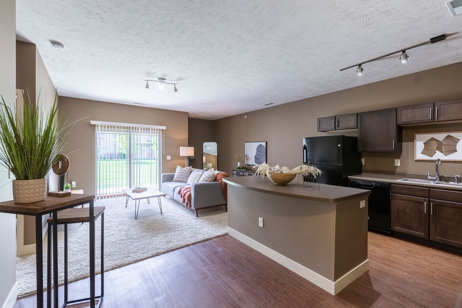 Luxurious Apartments For Rent The Sterling Apartments Grand Island, NE