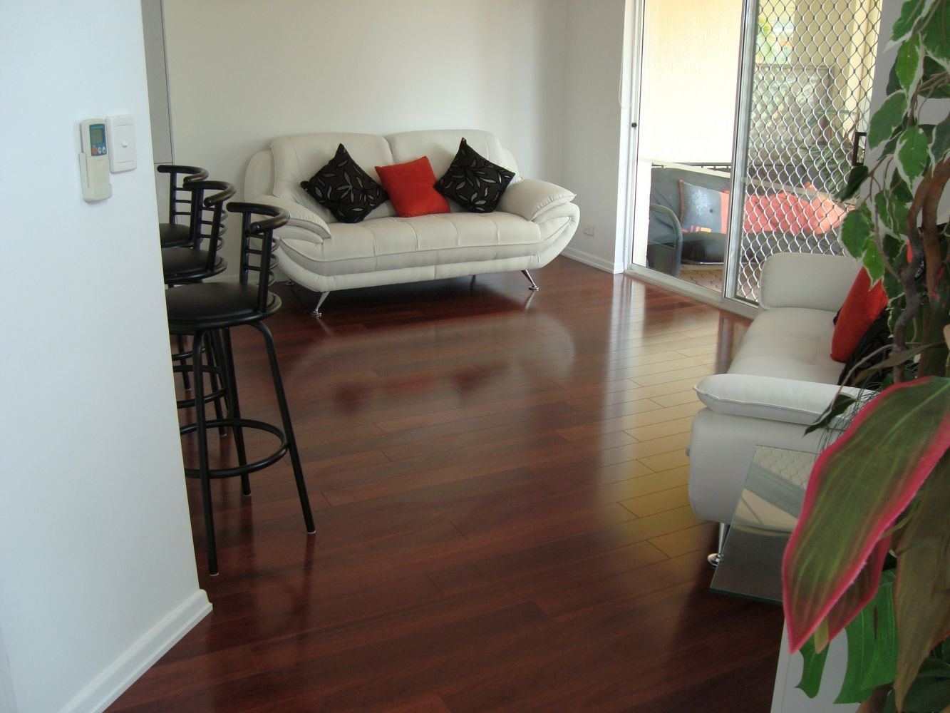12mm laminate high gloss