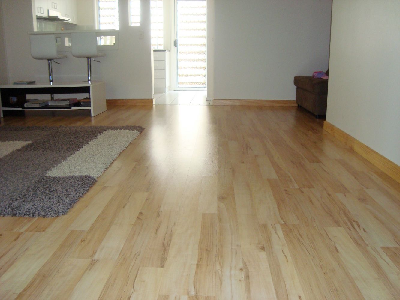 8mm laminate semi gloss2