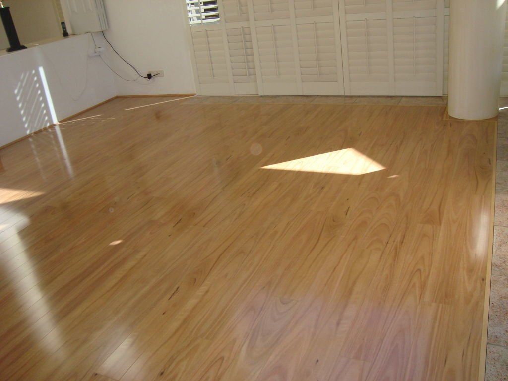 laminate flooring 12mm Blackbutt