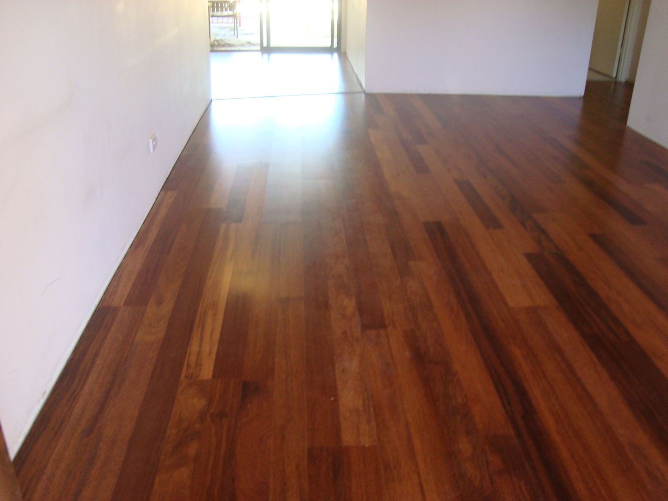 engineered flooring 2 strip, room