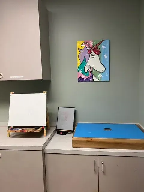 station to paint for children