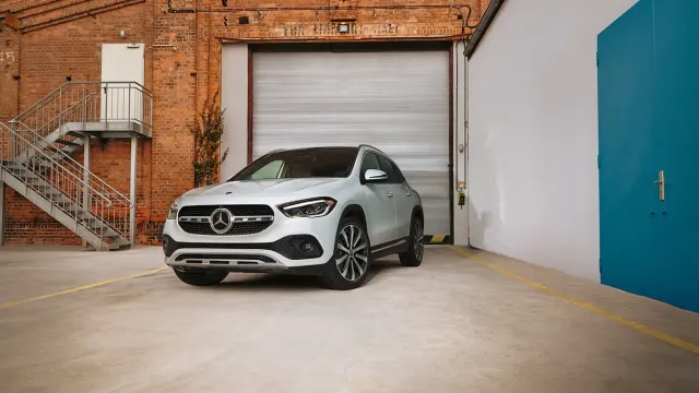 2023 MERCEDES-BENZ GLA 250 Towing capacity of up to 3,500 pounds