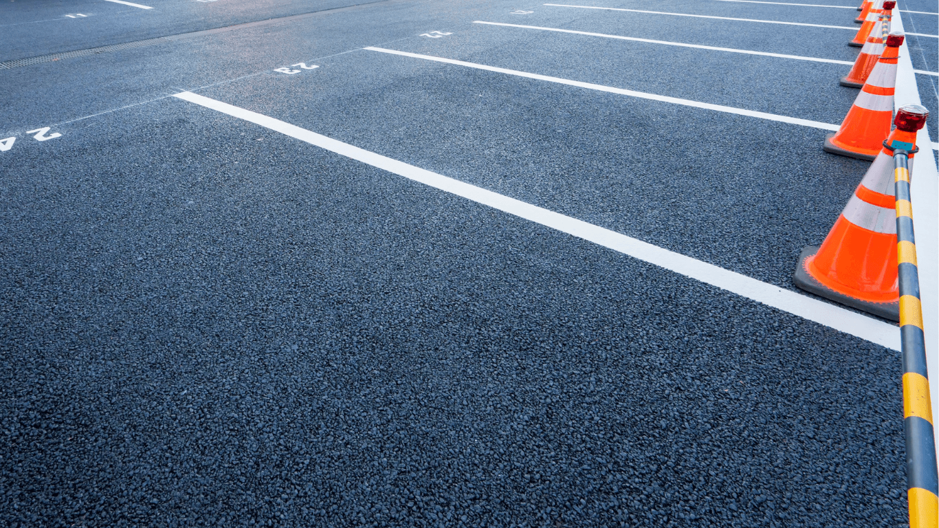 Asphalt Installation Truck for Commercial Project