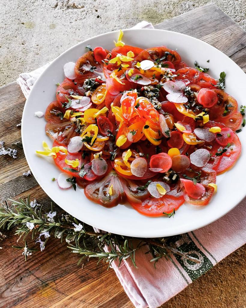 Large sharing salad for wedding main course