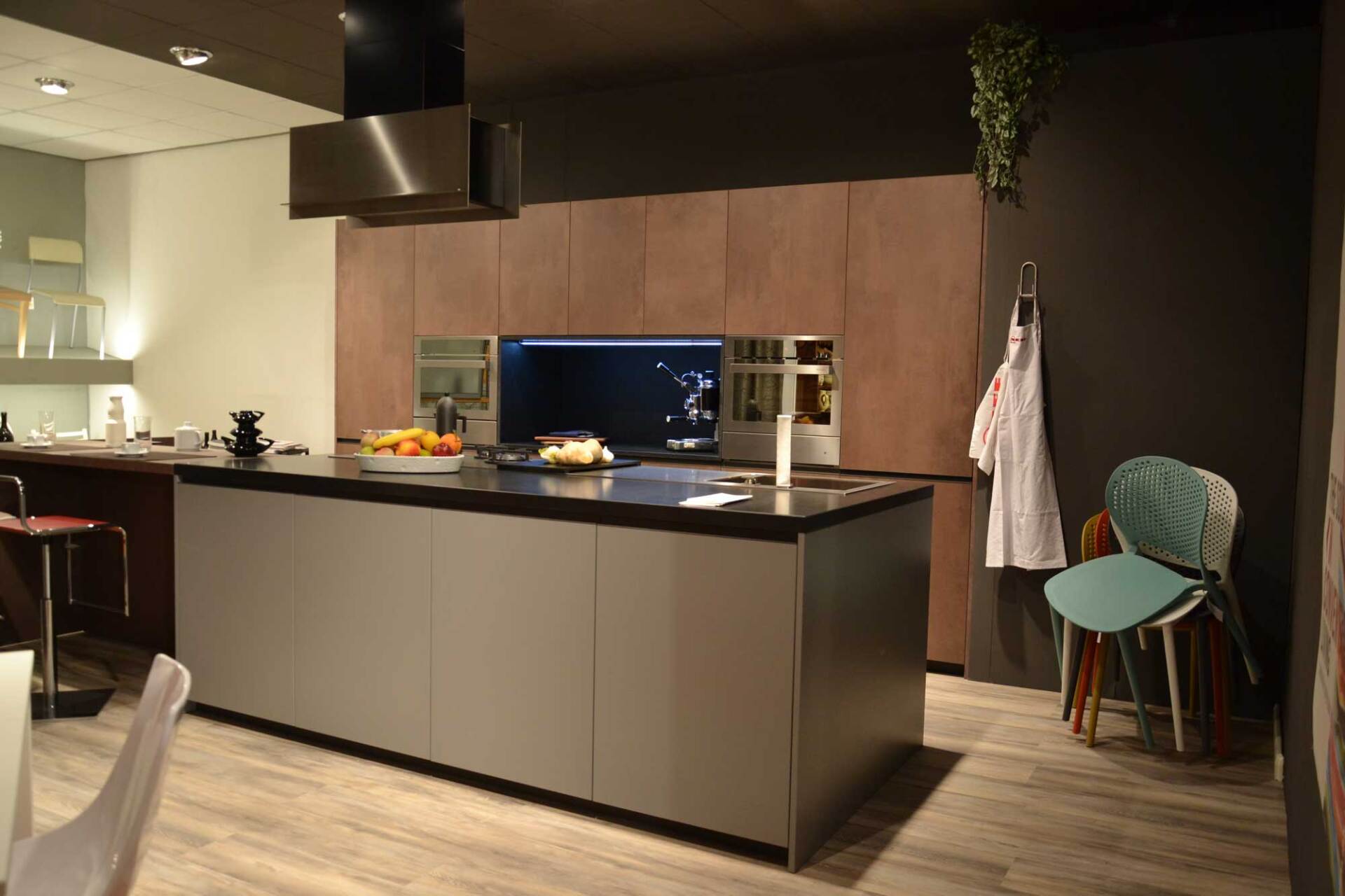 cucina moderna con isola