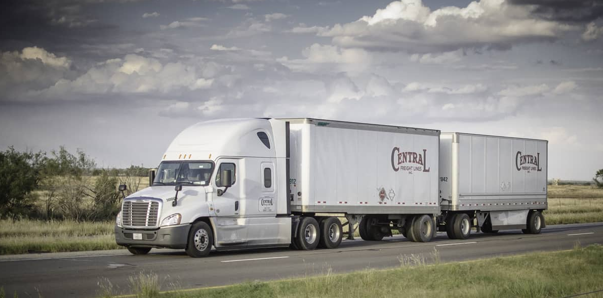 central freight lines 18 wheeler driving down the highway