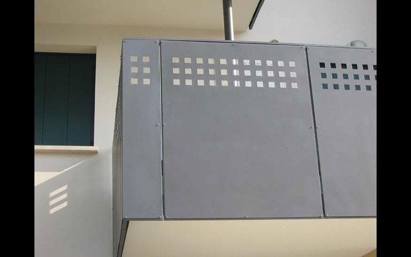 Protezioni terrazzini in lamiera traforata
