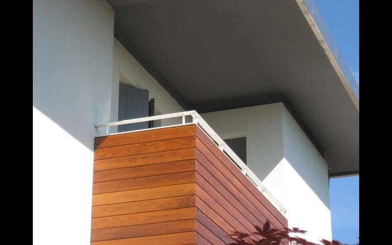 Corrimano di finitura per terrazzo in legno