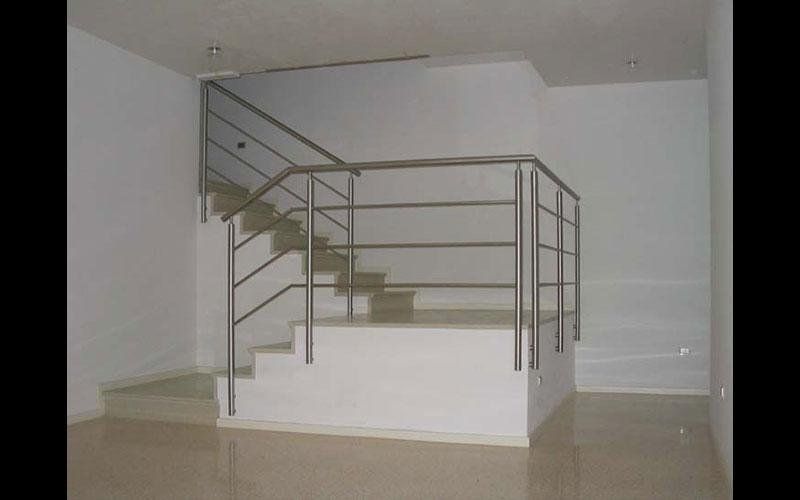 Protezione scala in inox pallinato