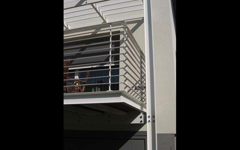 Particolare ringhiera di protezione per terrazza