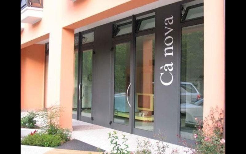 Ingresso vetrine negozio