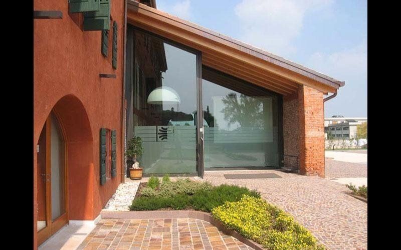 serramenti in acciaio a Treviso per struttura ricettiva