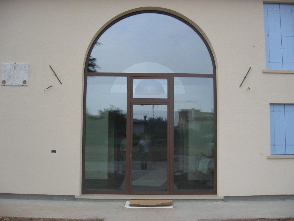 porta arco e serramenti in acciaio a Treviso